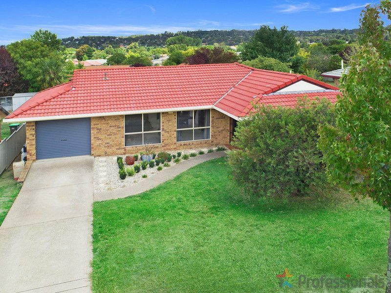 13 Eleanor Close, Armidale NSW 2350, Image 0