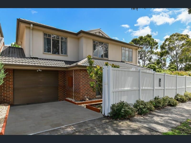 3 bedrooms Townhouse in 1/328 Waverley Road MOUNT WAVERLEY VIC, 3149
