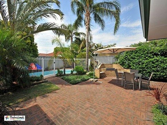 17 Loxleigh Gardens, KIARA WA 6054, Image 1