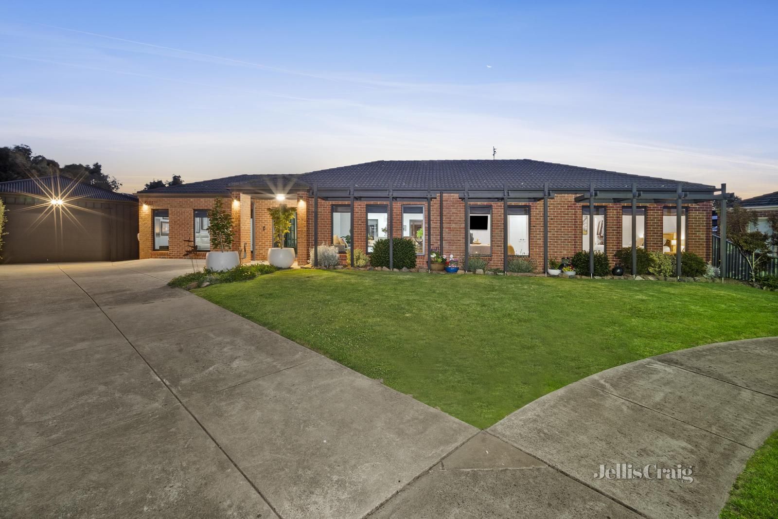 6 Pemberton Place, Miners Rest VIC 3352, Image 2