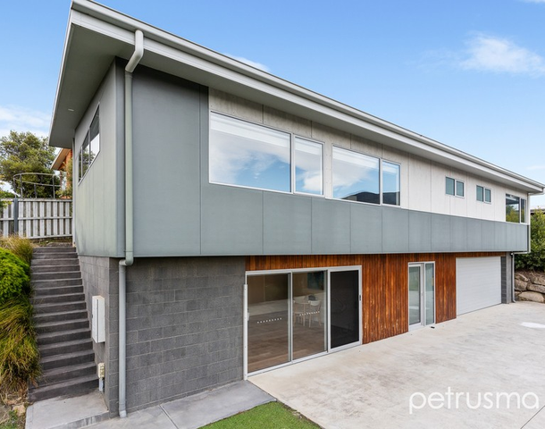 2/26 Jeannette Court, Lenah Valley TAS 7008