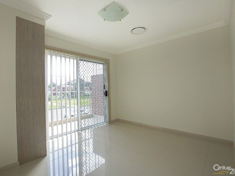 80c Ferngrove Road, Canley Heights NSW 2166, Image 2