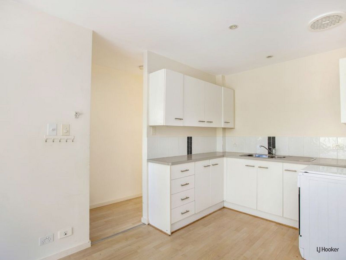 2 bedrooms Apartment / Unit / Flat in 3/1 Lind Avenue PALM BEACH QLD, 4221