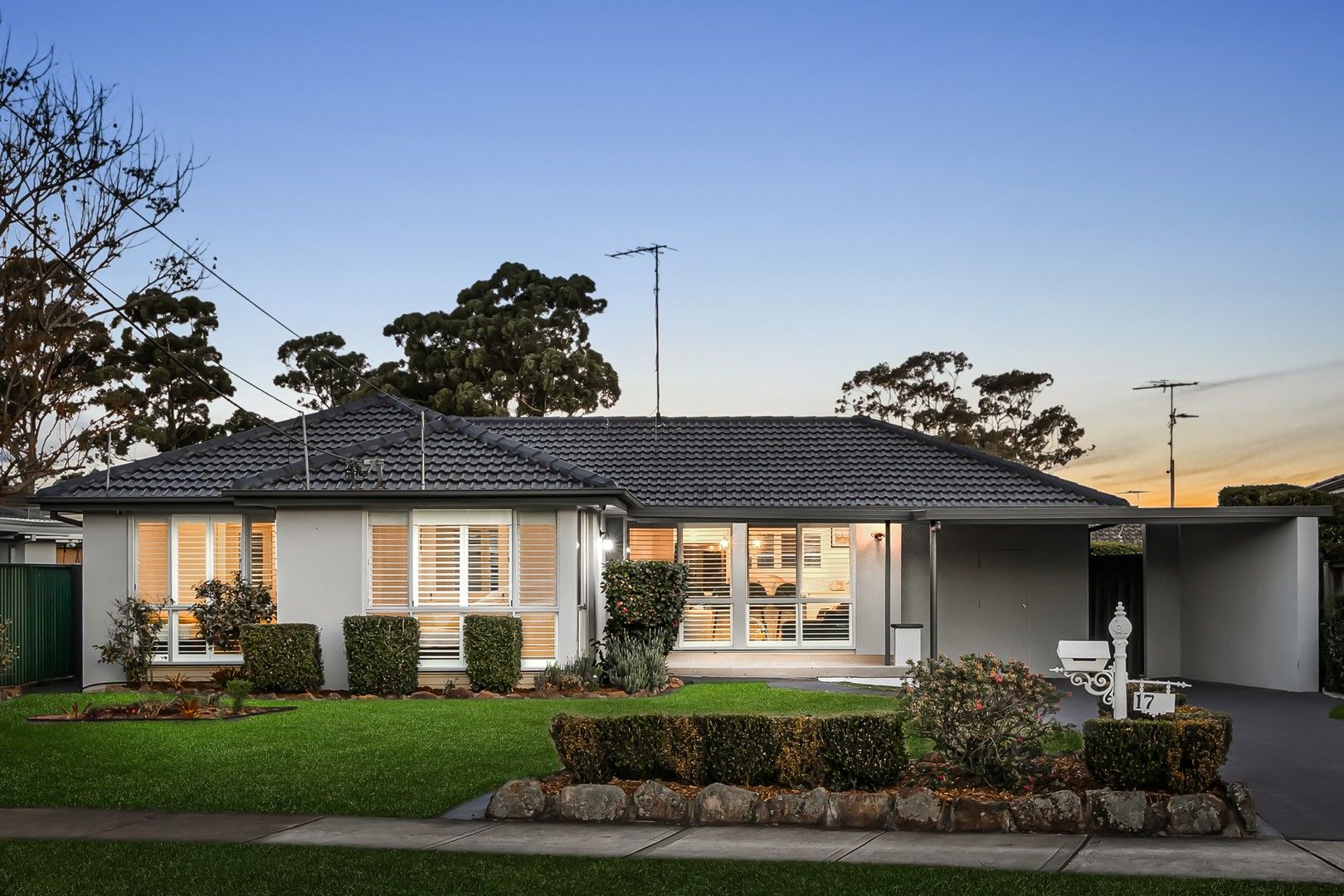 3 bedrooms House in 17 Dickens Street WINSTON HILLS NSW, 2153