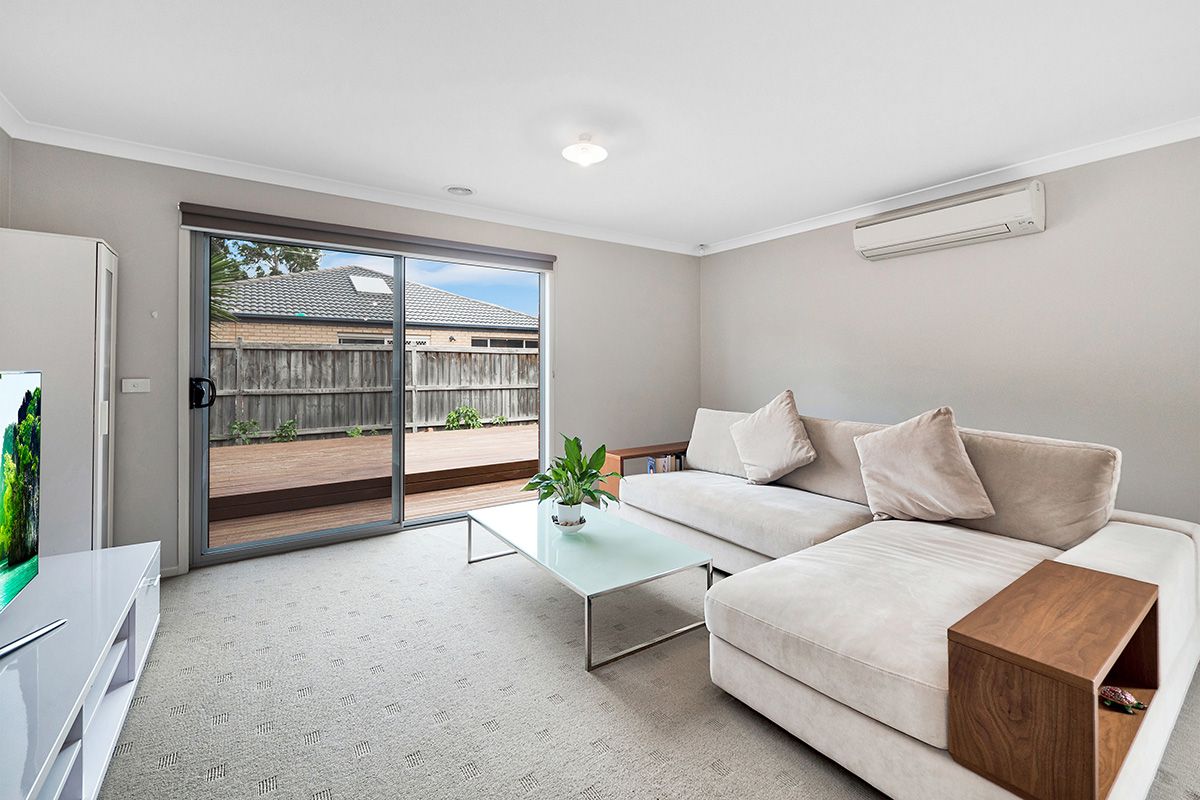 15 Windmill Circuit, Lyndhurst VIC 3975, Image 2