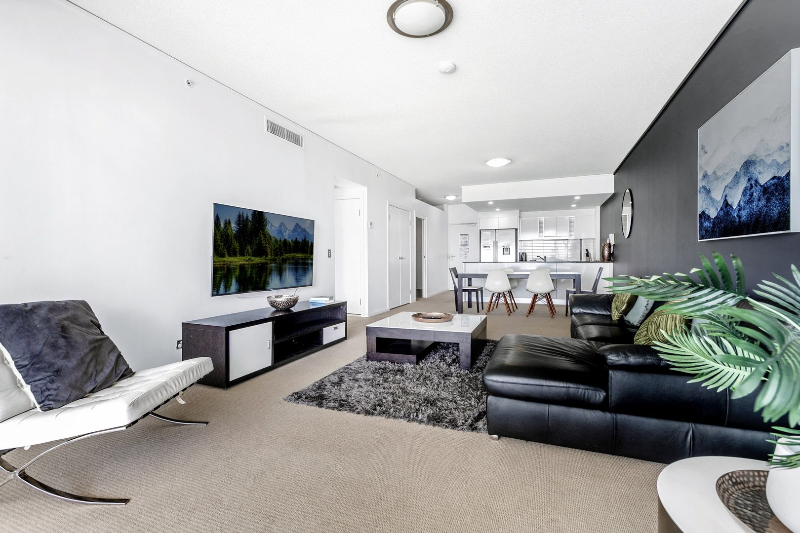 1104/22 Surf Parade, Broadbeach QLD 4218, Image 2