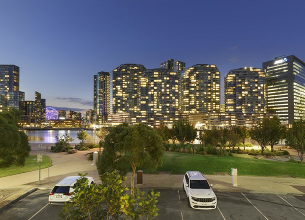 5 Point Park Crescent, Docklands VIC 3008