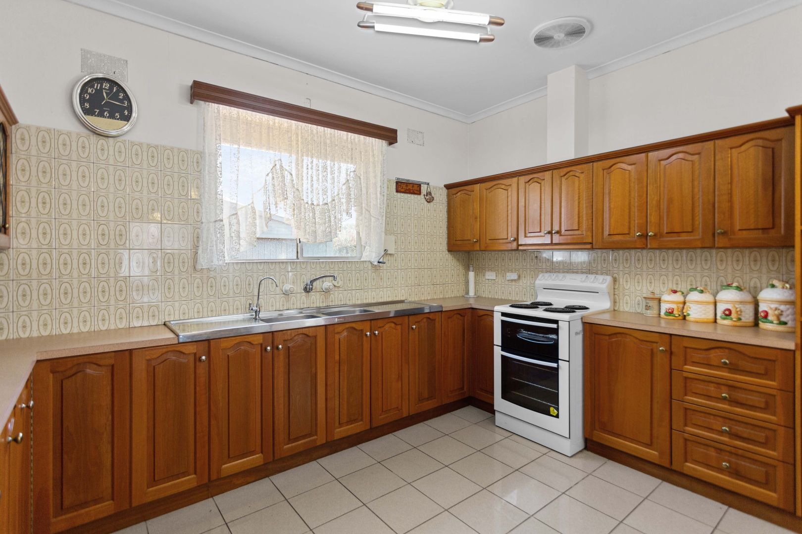 18 Fairfield Road, Elizabeth Grove SA 5112, Image 2