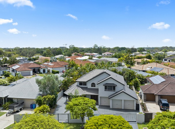 3 The Peninsula , Helensvale QLD 4212
