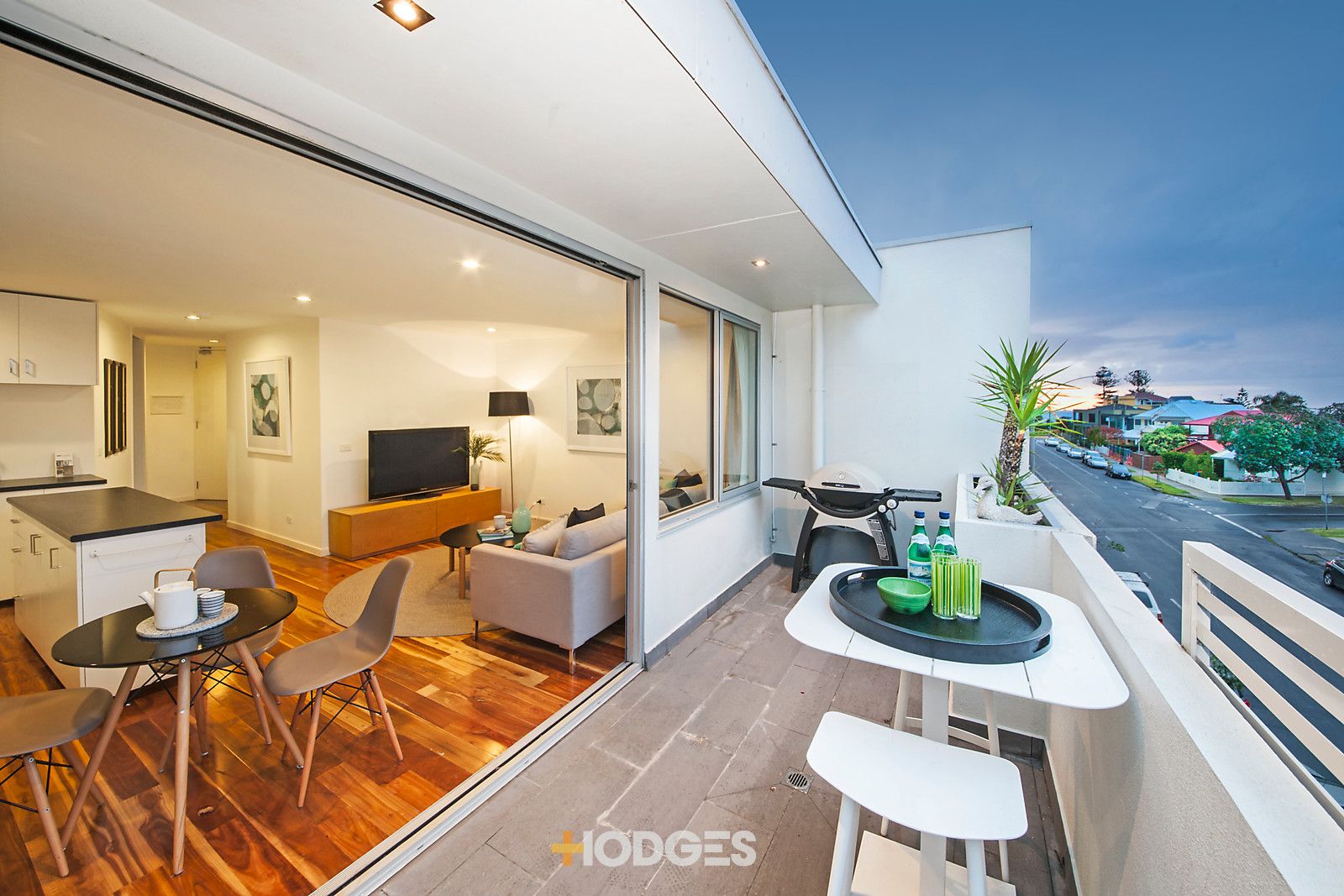 7/4 Small Street, Hampton VIC 3188, Image 2