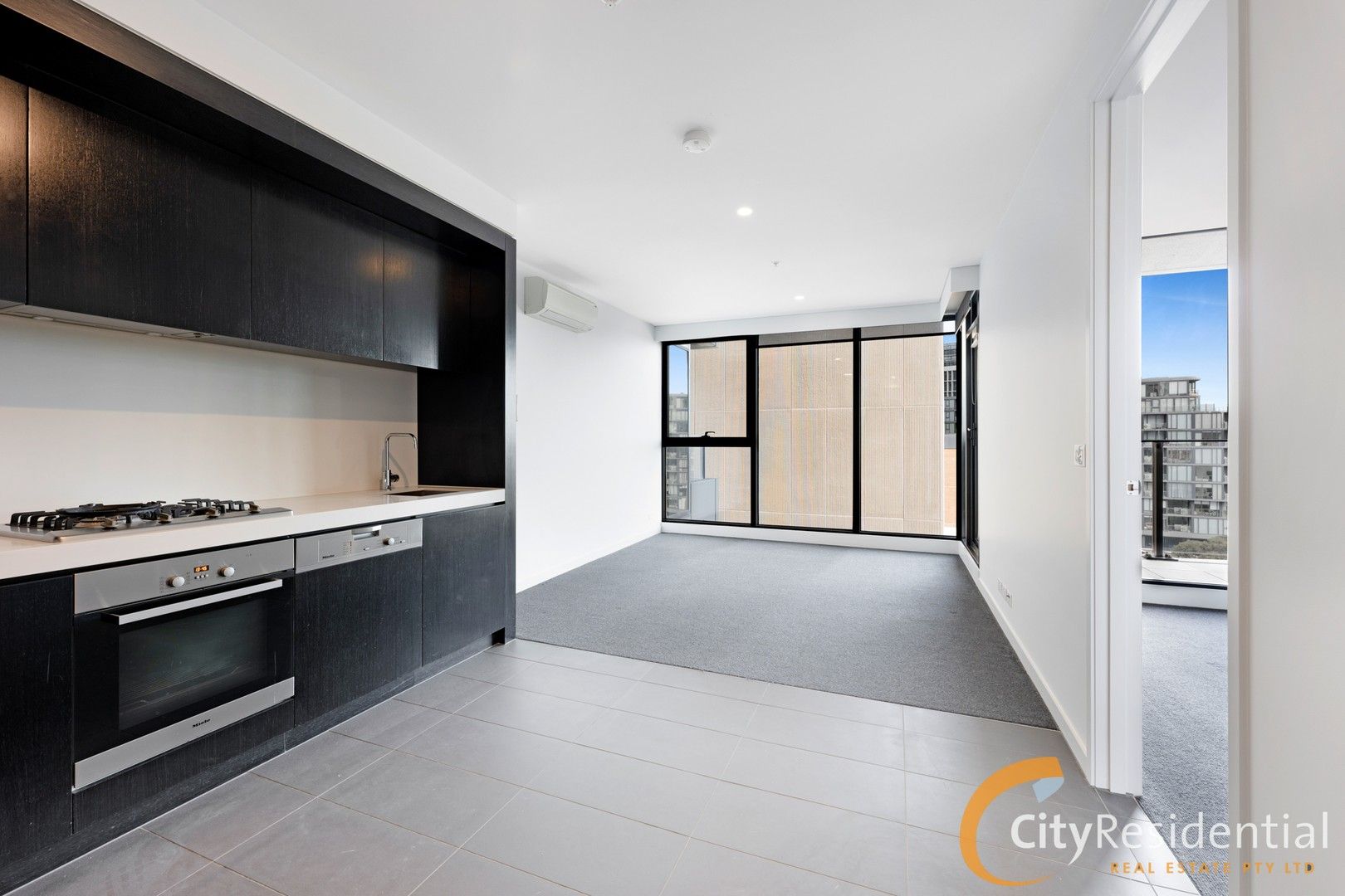 1 bedrooms Apartment / Unit / Flat in 902/50 Albert Road SOUTH MELBOURNE VIC, 3205
