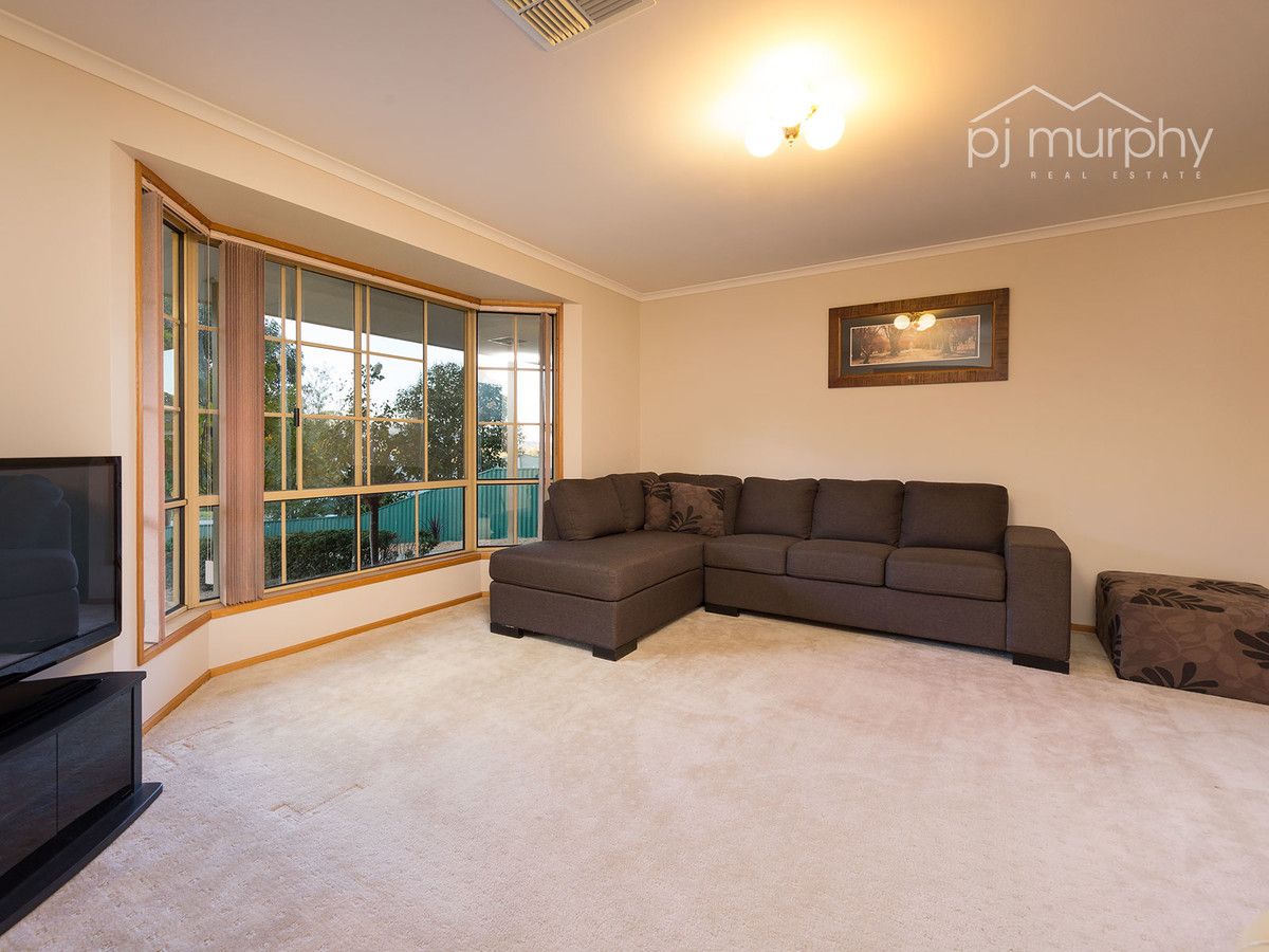 24 Harvey Court, Albury NSW 2640, Image 2