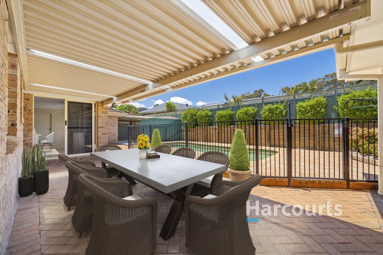 4 bedrooms House in 8 Sandalwood Drive GARDEN SUBURB NSW, 2289