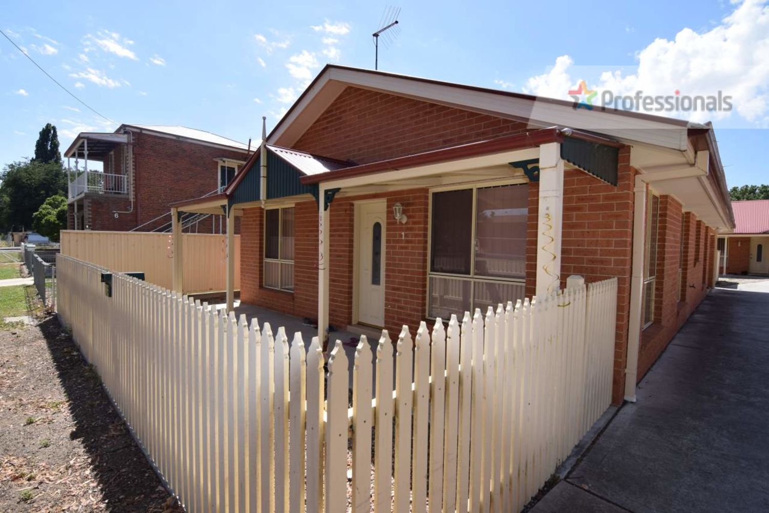 10 Seymour Street, Bathurst NSW 2795, Image 1