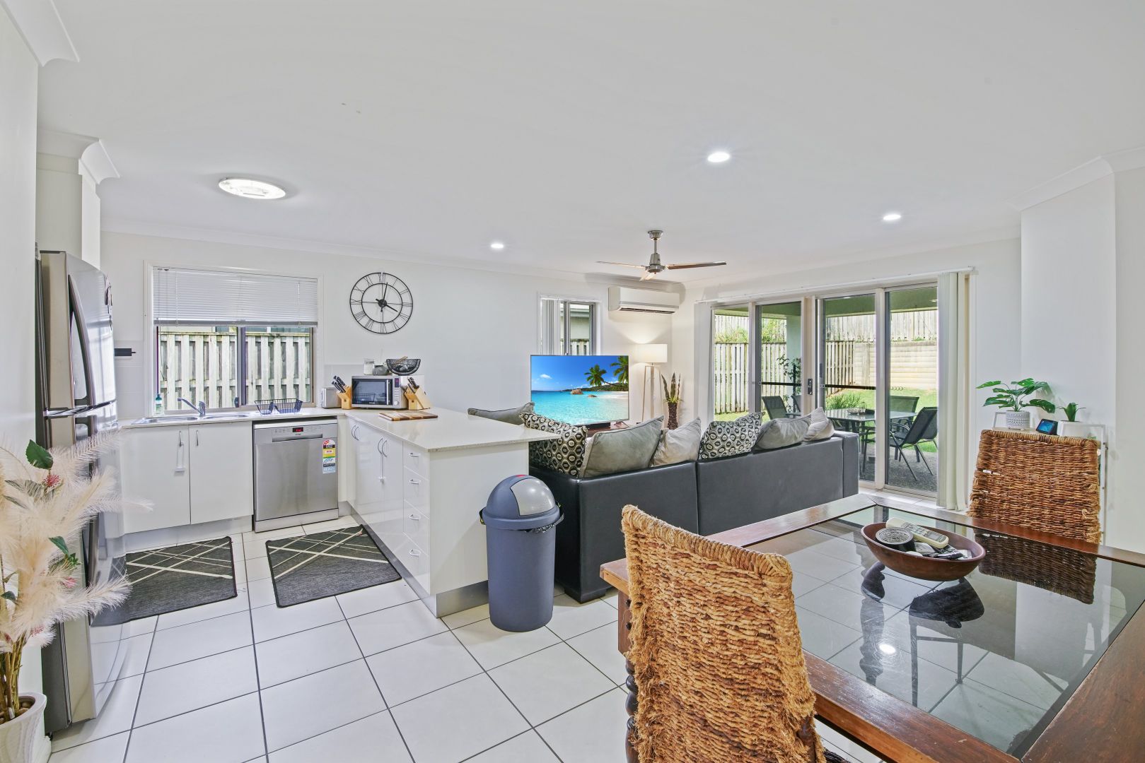 12 Cable Court, Blacks Beach QLD 4740, Image 2