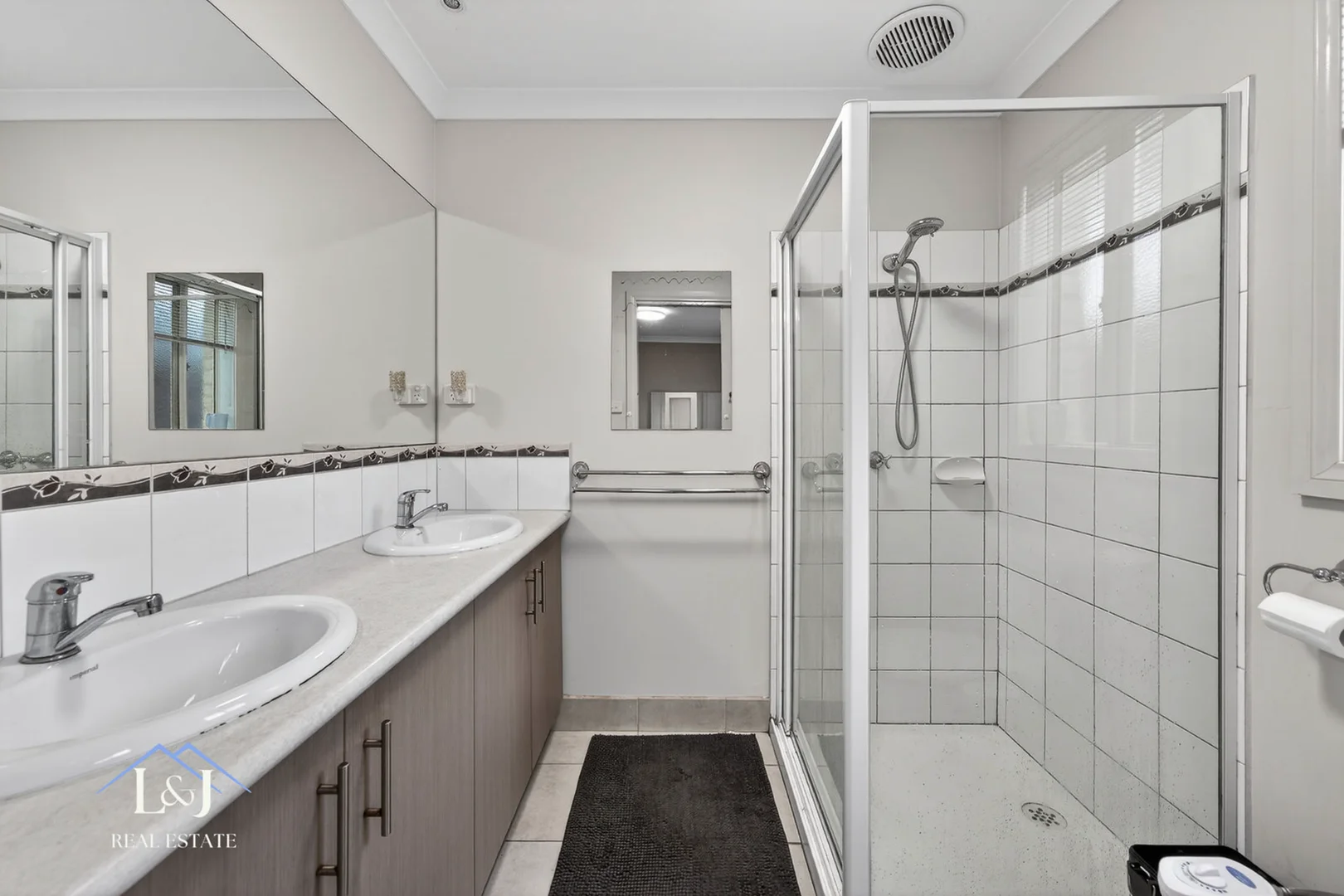 Additional image 5 of 12 CHESTNUT CHASE, Pakenham VIC 3810