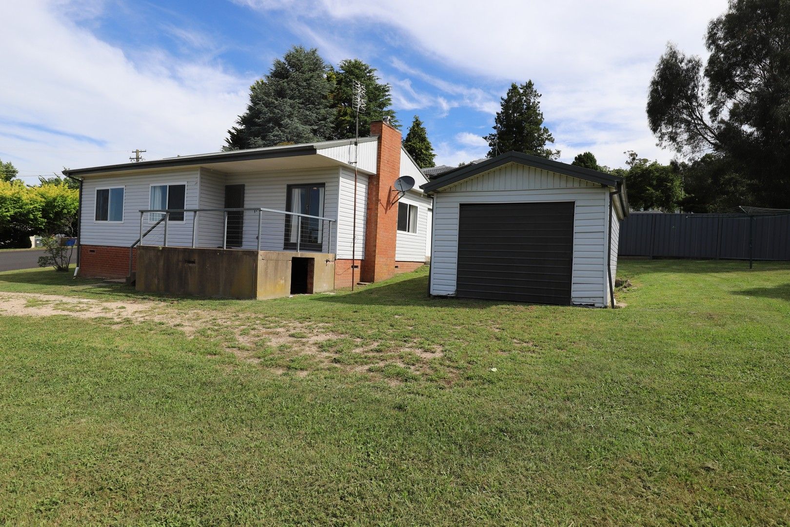 2 bedrooms House in 77 Dudley Street OBERON NSW, 2787