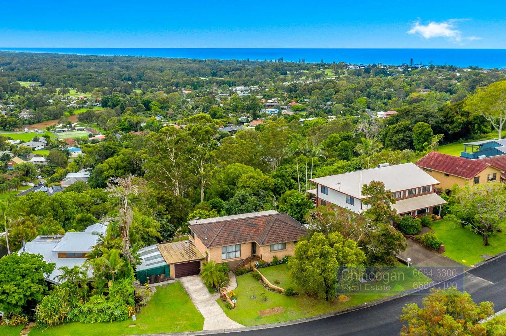 3 bedrooms House in 40 Tongarra Drive OCEAN SHORES NSW, 2483