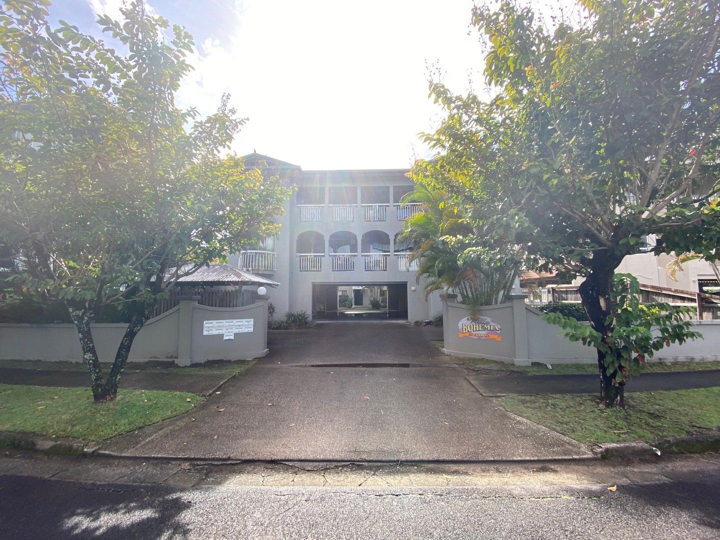 2 bedrooms Apartment / Unit / Flat in  CAIRNS NORTH QLD, 4870