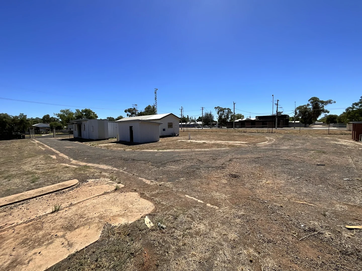 Additional image 35 of 48 - 50 Molesworth Street, Hillston NSW 2675