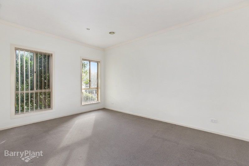 2/101 Golf Links Road, BERWICK VIC 3806, Image 2