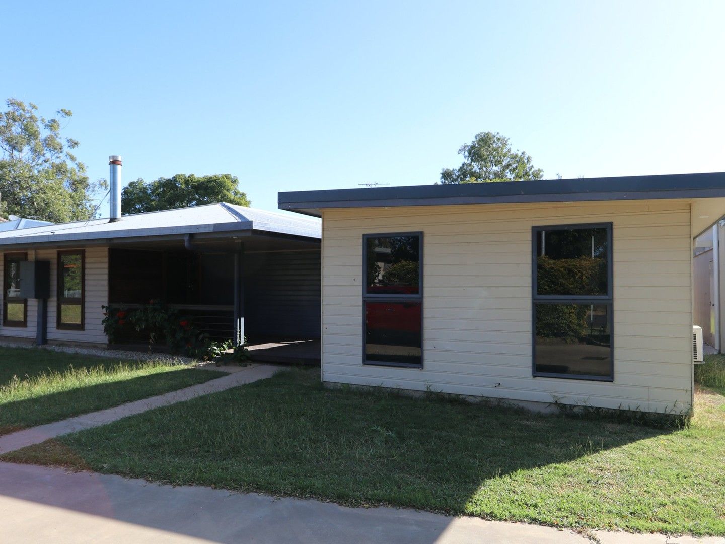 5 bedrooms House in 1H Charolais Place EMERALD QLD, 4720