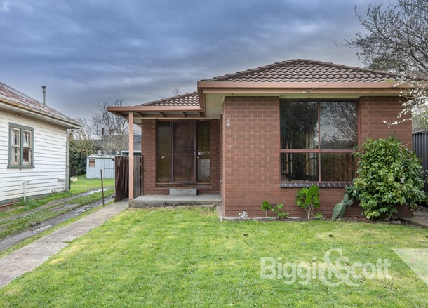 27 Burnbank Street, Lake Wendouree VIC 3350