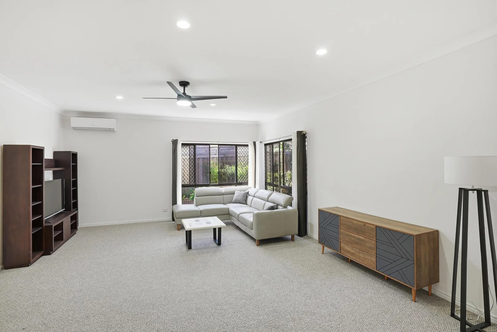 Additional image 3 of 28 Tussock Crescent, Elanora QLD 4221