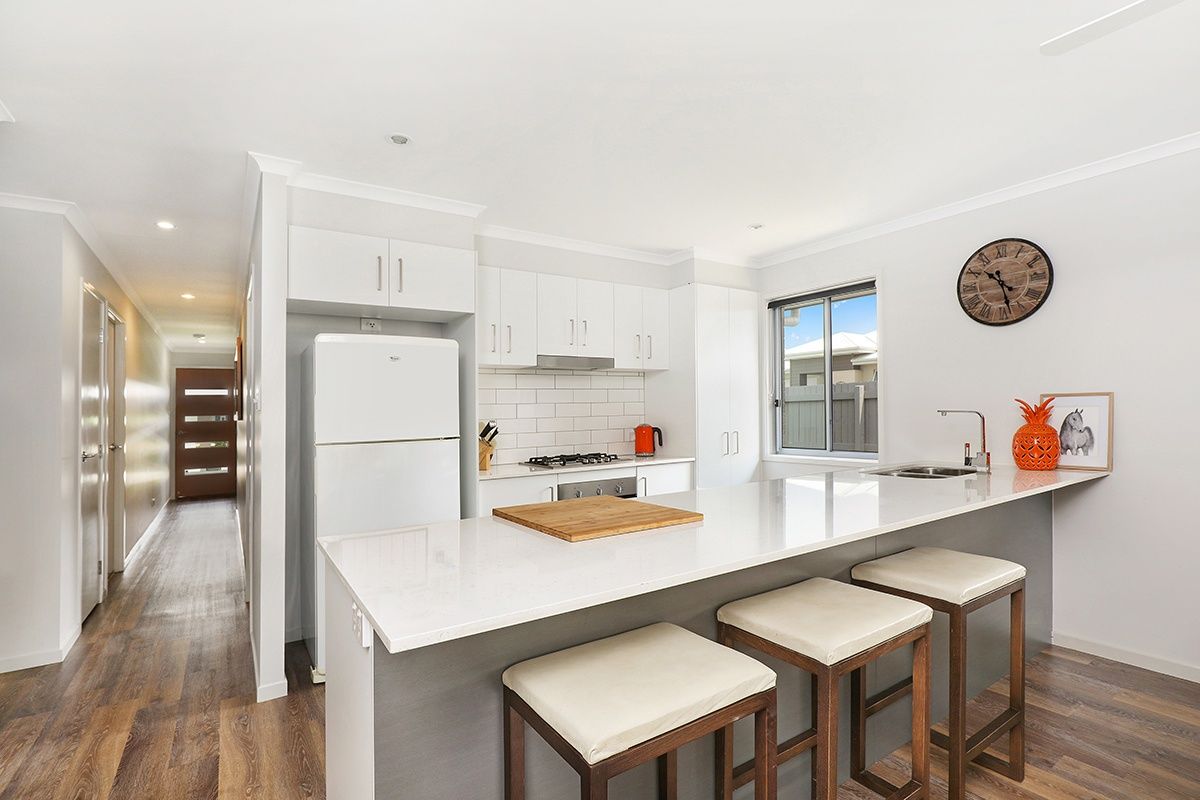 6 Burgundy Court, Caloundra West QLD 4551, Image 2