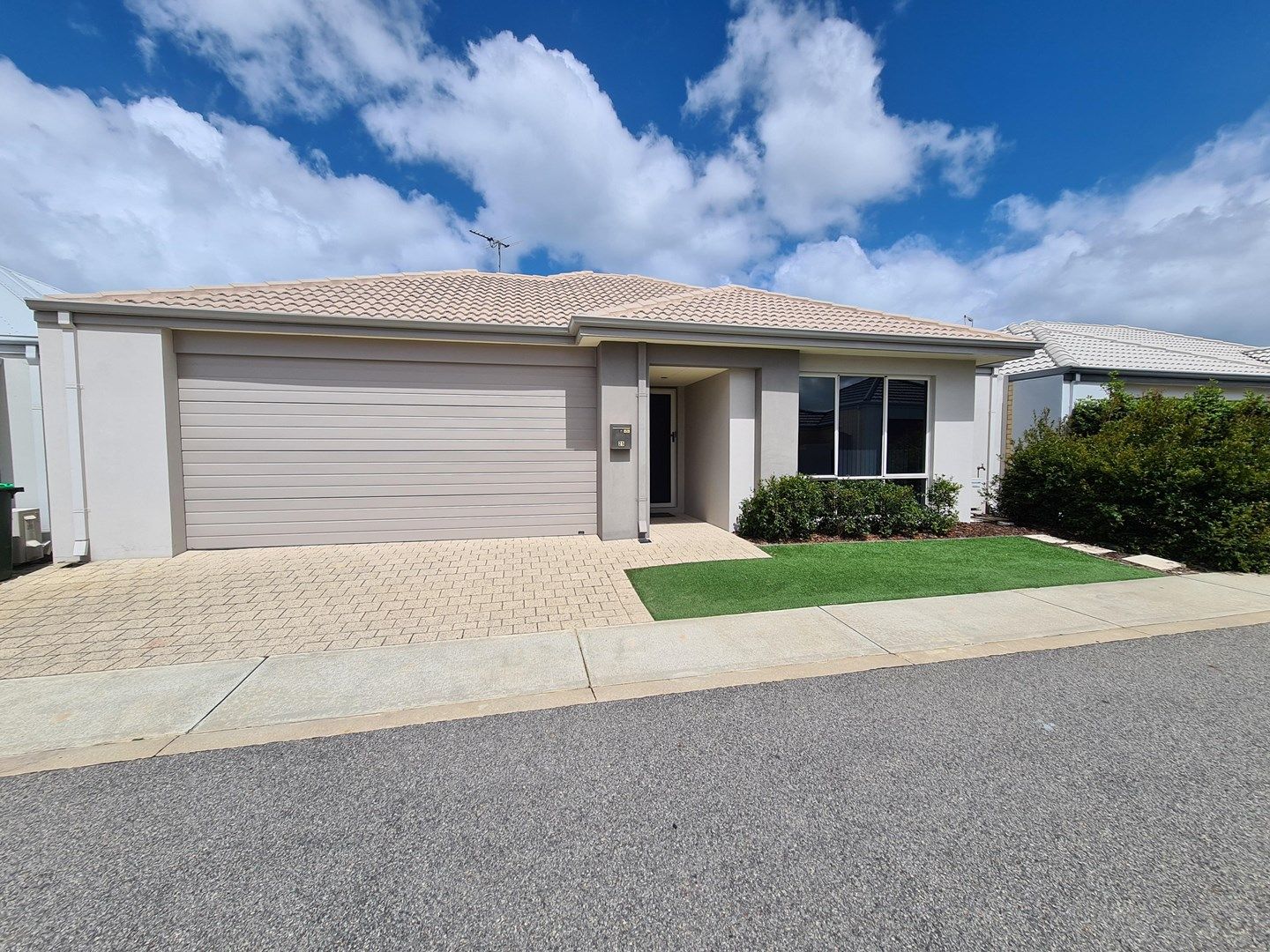 3 bedrooms House in 25 Scottsdale Circuit CURRAMBINE WA, 6028