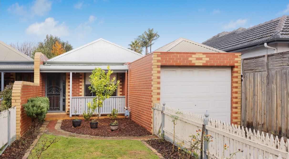 3 bedrooms Townhouse in 1/48 Field Avenue EDITHVALE VIC, 3196