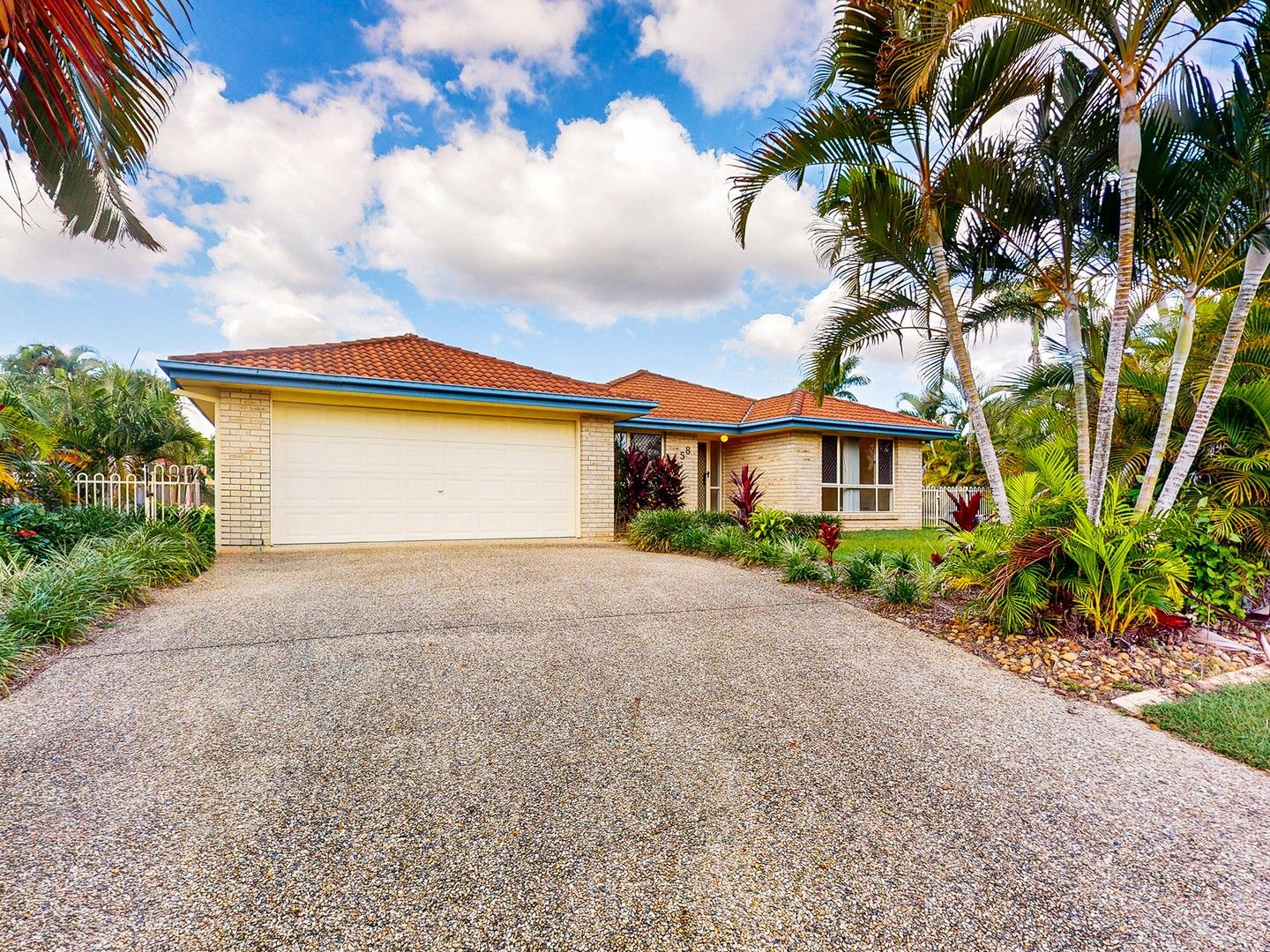5 bedrooms House in 158 Glenfield Street PARKINSON QLD, 4115