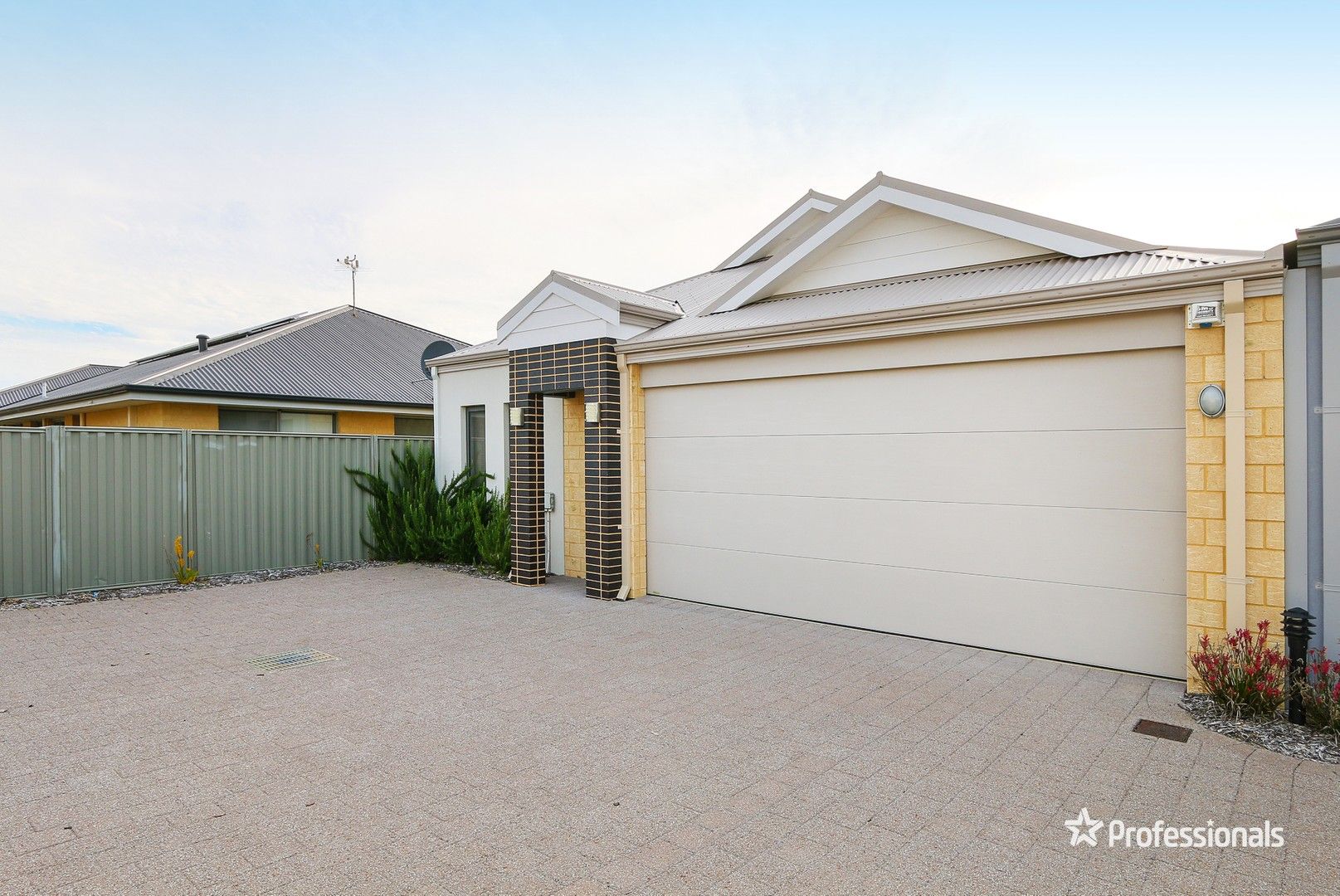 2/2 Whitmore Loop, Harrisdale WA 6112, Image 2