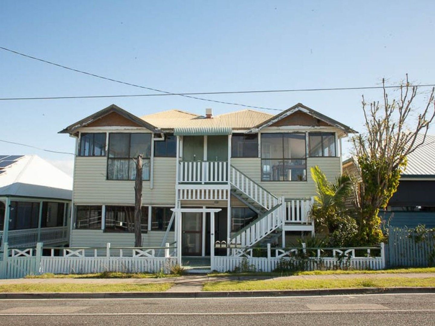 2 bedrooms Apartment / Unit / Flat in 3/132 Shorncliffe Parade SHORNCLIFFE QLD, 4017