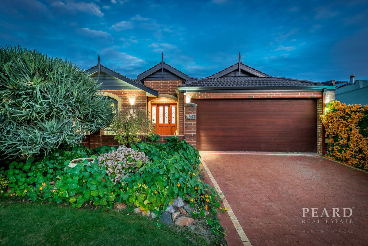 5 bedrooms House in 52 Kirkimbie Street CARRAMAR WA, 6031