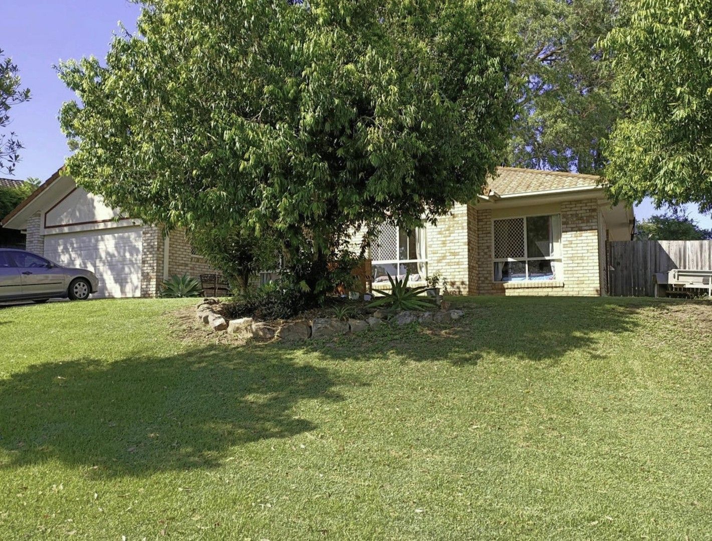 4 bedrooms House in 22 Holliday Drive EDENS LANDING QLD, 4207