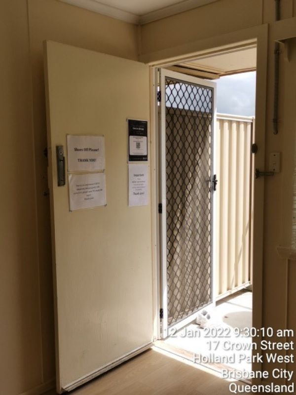 2 bedrooms Apartment / Unit / Flat in 17 Crown Street HOLLAND PARK WEST QLD, 4121