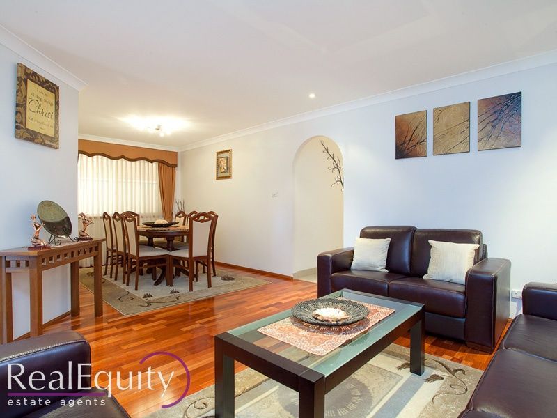 9 Todd Court, Wattle Grove NSW 2173, Image 1