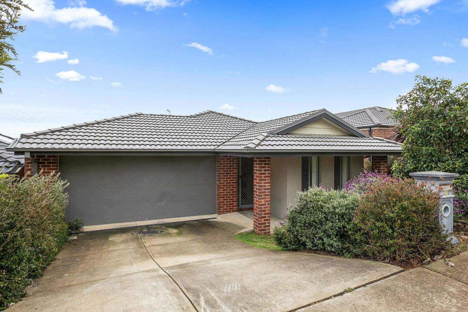 4 bedrooms House in 27 Aspect Drive DOREEN VIC, 3754