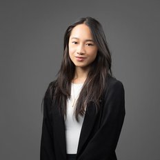 Chloe Lih, Sales representative