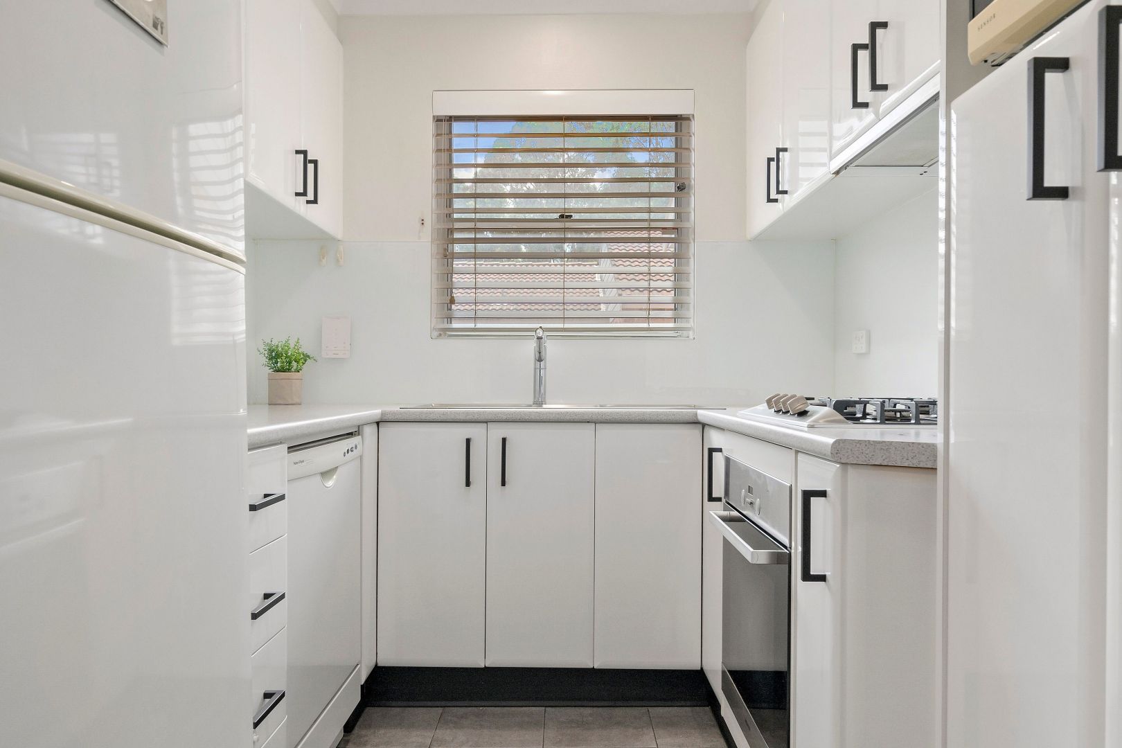 5/2935 Preston Avenue, Engadine NSW 2233 Apartment For Rent Domain