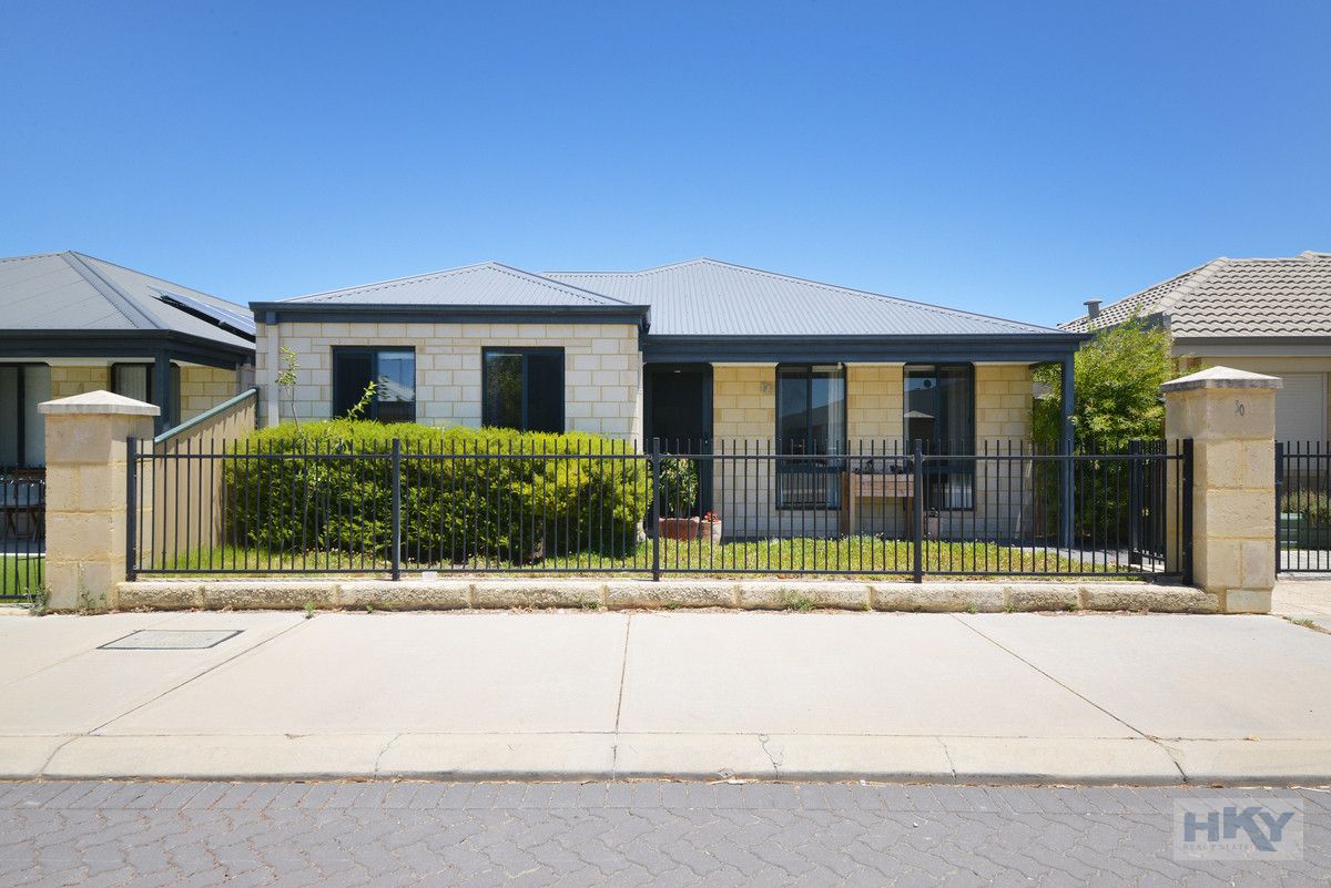 3 bedrooms House in 30 Wyperfeld Street YANCHEP WA, 6035