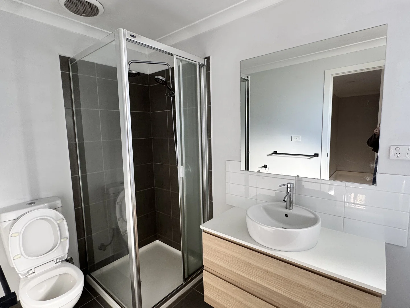 Additional image 11 of 2/25 Devon Road, Pascoe Vale VIC 3044