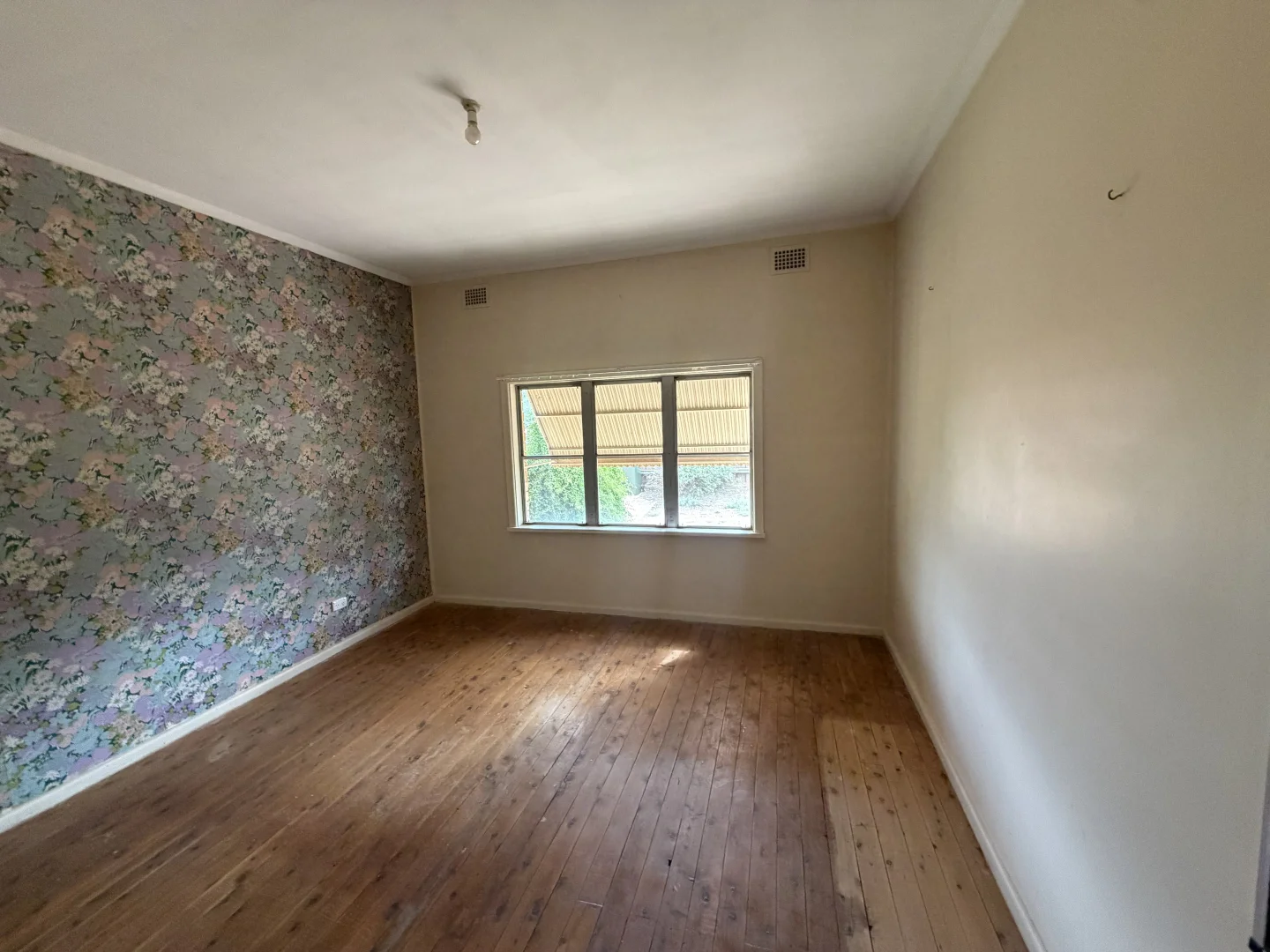 Additional image 3 of 46 Elizabeth Cresent, Cobar NSW 2835