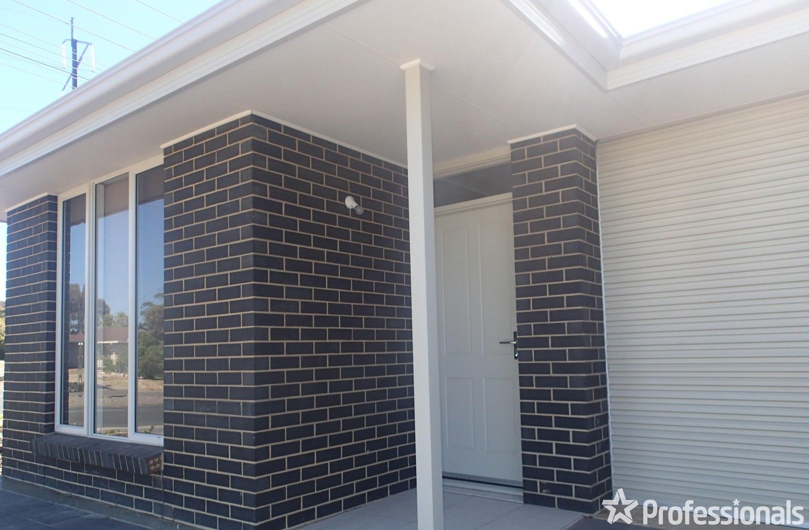 3 bedrooms House in 2 Canna Avenue MODBURY SA, 5092