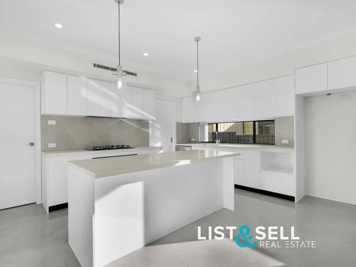 15 Cedric Street, Macquarie Fields NSW 2564