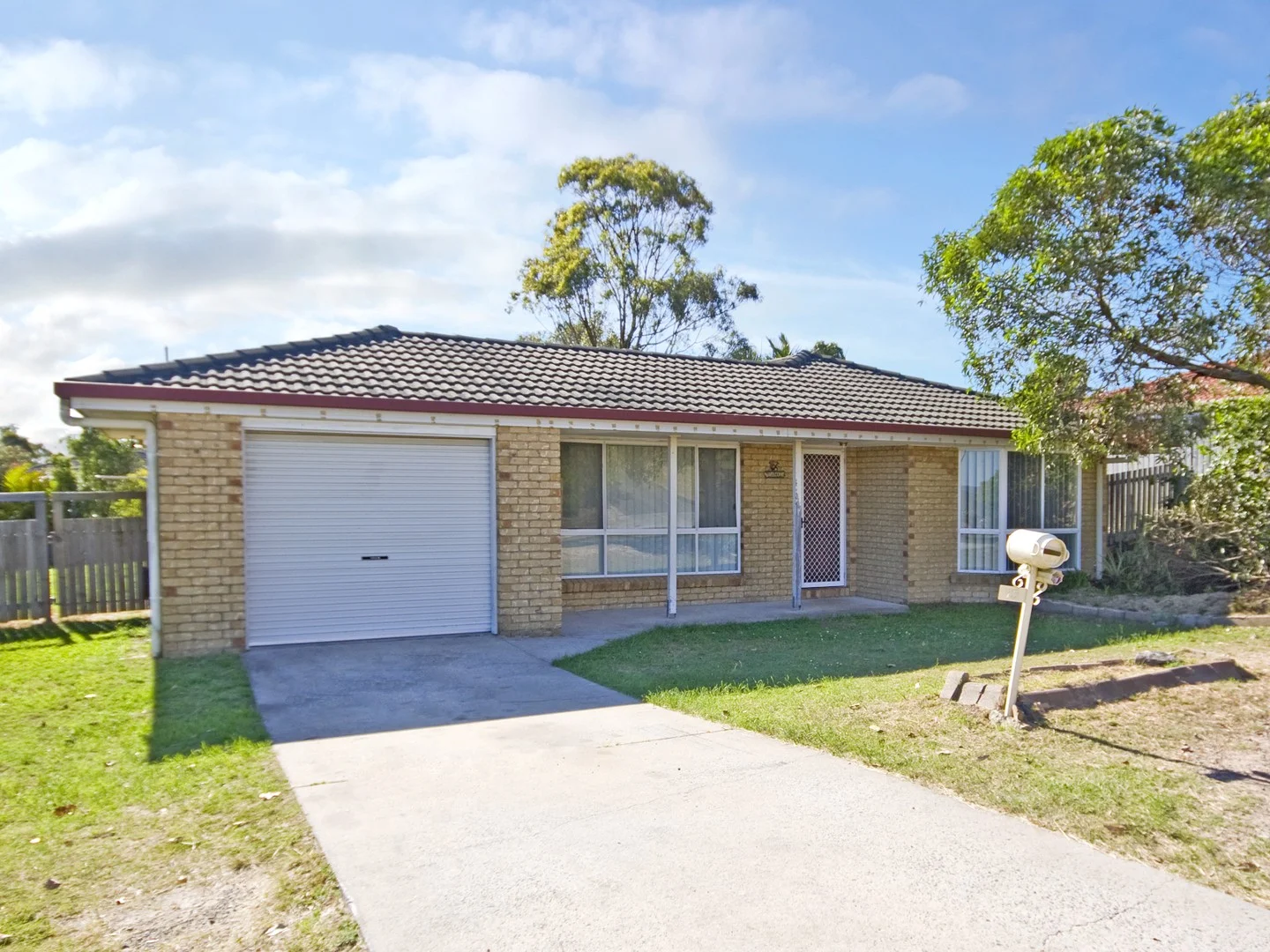 75 Overland Drive, Edens Landing QLD 4207
