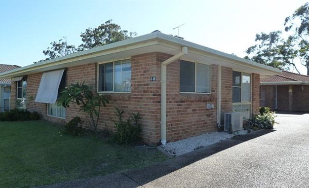 1/10 Oasis Parade, Tuncurry NSW 2428