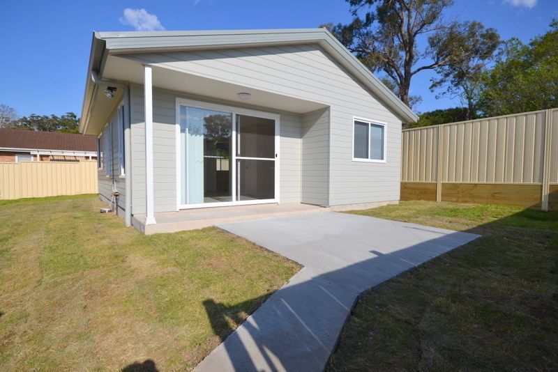 2 bedrooms House in 4a Sunnyside Avenue POINT CLARE NSW, 2250