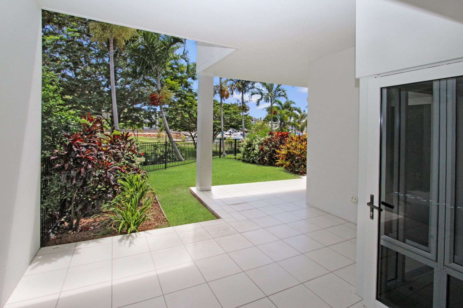 2/1-3 'Beachside' The Cove, Nelly Bay QLD 4819, Image 1